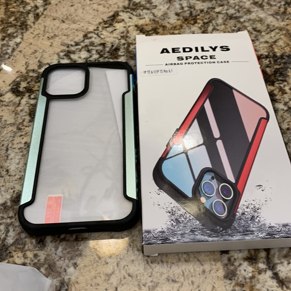 iPhone case - Picture 3 of 10